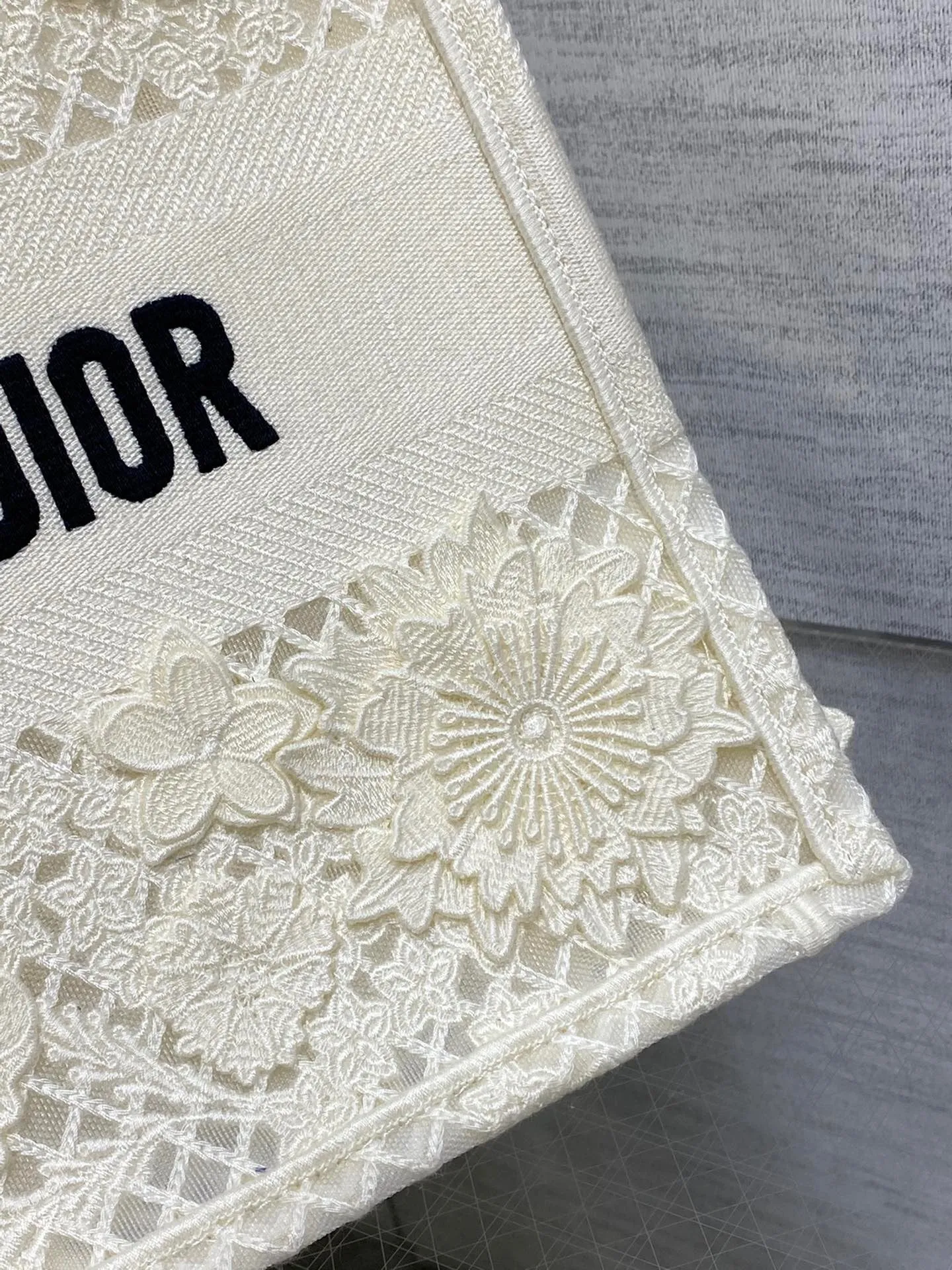 DR283 Medium Dior Book Tote / HIGHEST QUALITY VERSION / 14 x 11 x 5.5 inches