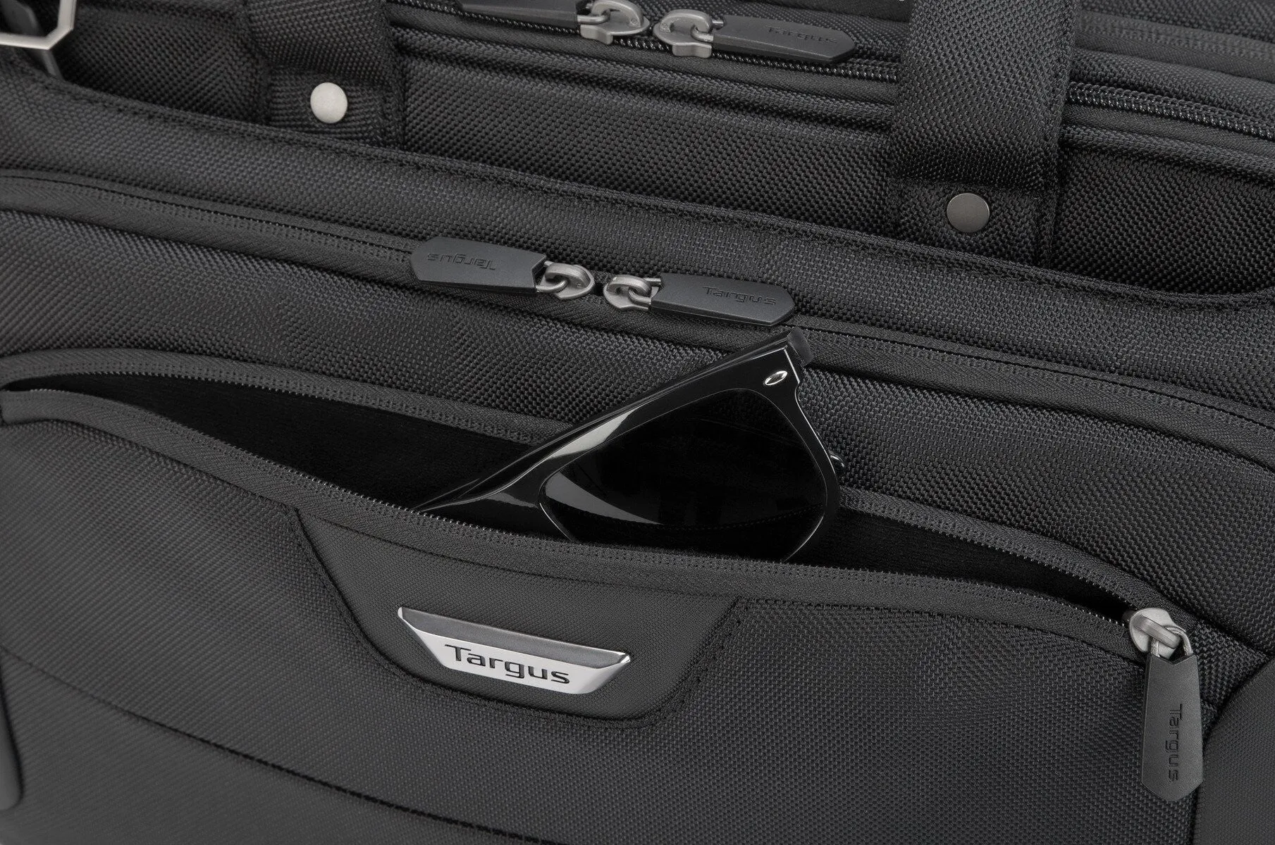 Targus CUCT02UA15EU laptop case 39.6 cm (15.6") Briefcase Black